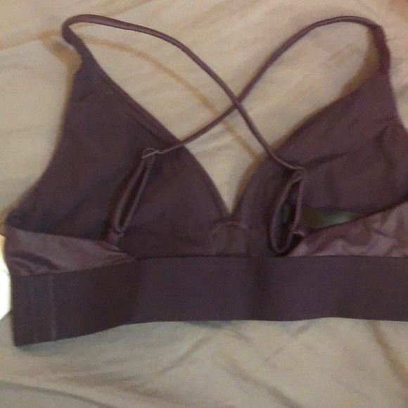 Victoria sports bra - Picture 2 of 4